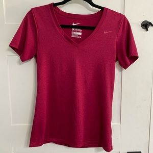 dark pink nike small athletic t-shirt